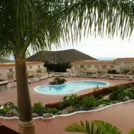 Lovely With Pool In Chayofa